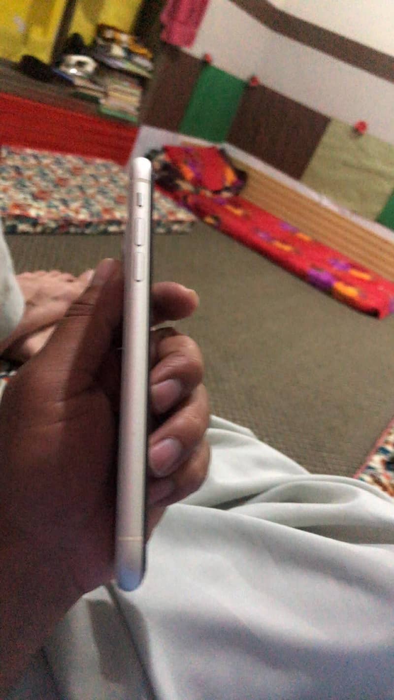 Apple iPhone 11 0