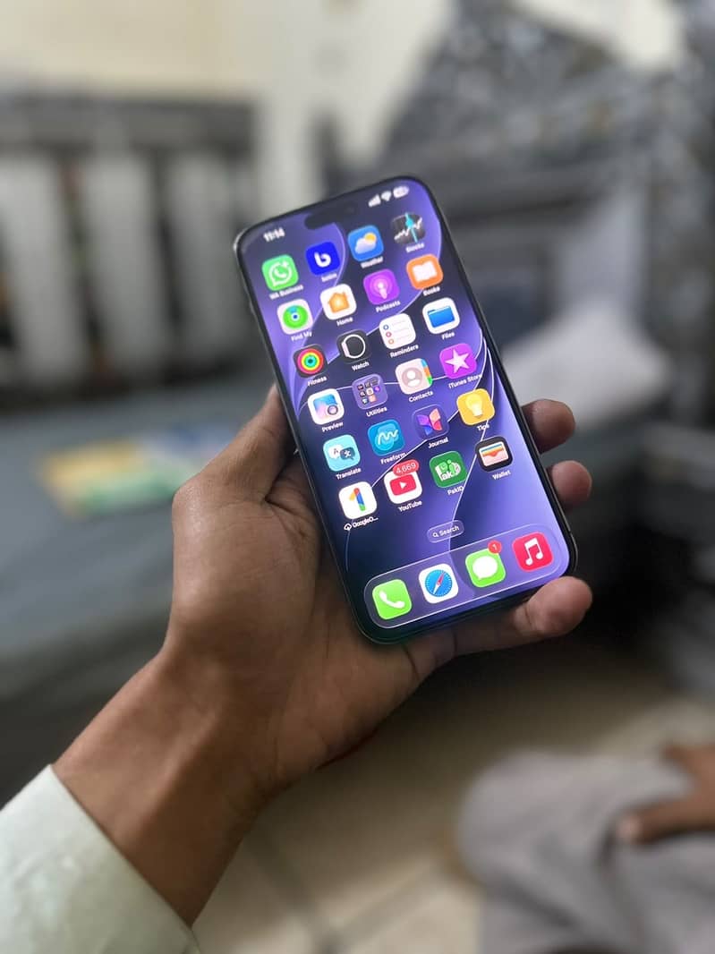 Apple iPhone 14 Pro Max 0