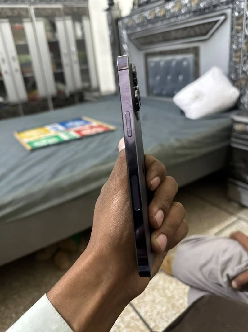 Apple iPhone 14 Pro Max 6