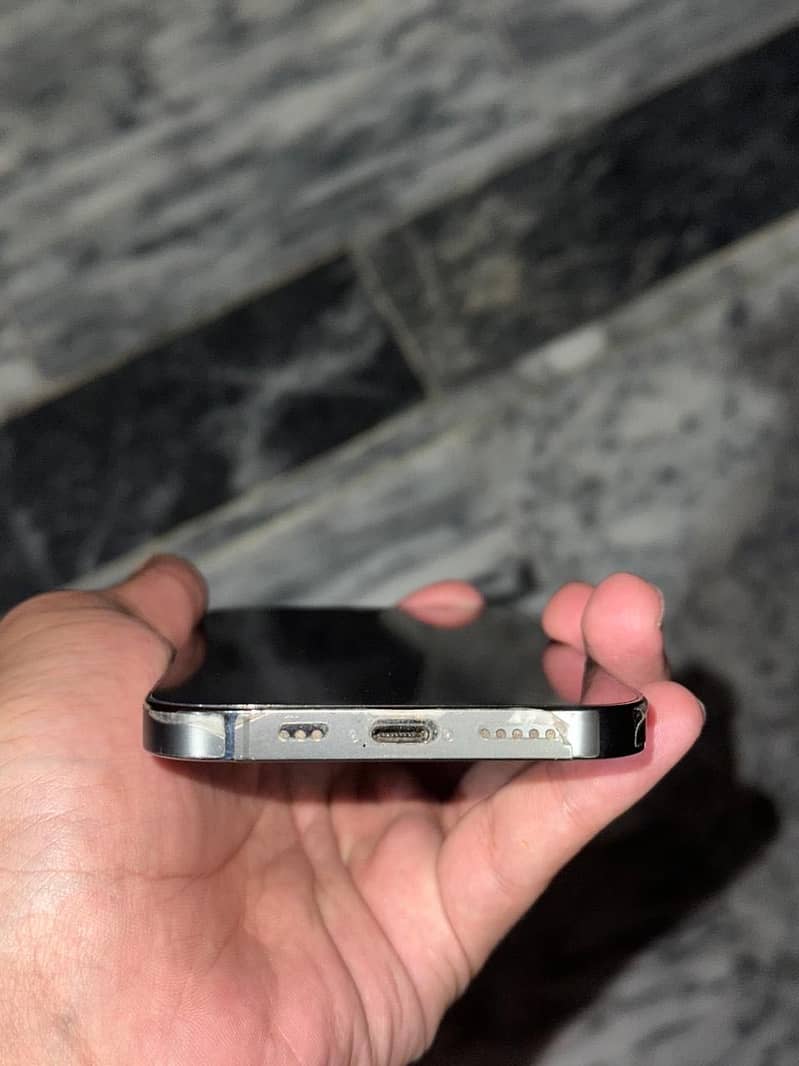 Apple iPhone 12 Pro 2