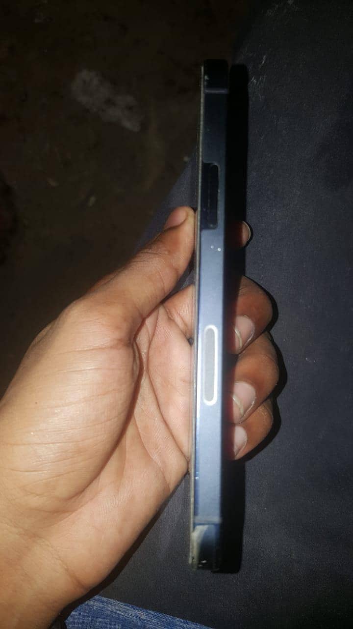 Apple iPhone 12 2
