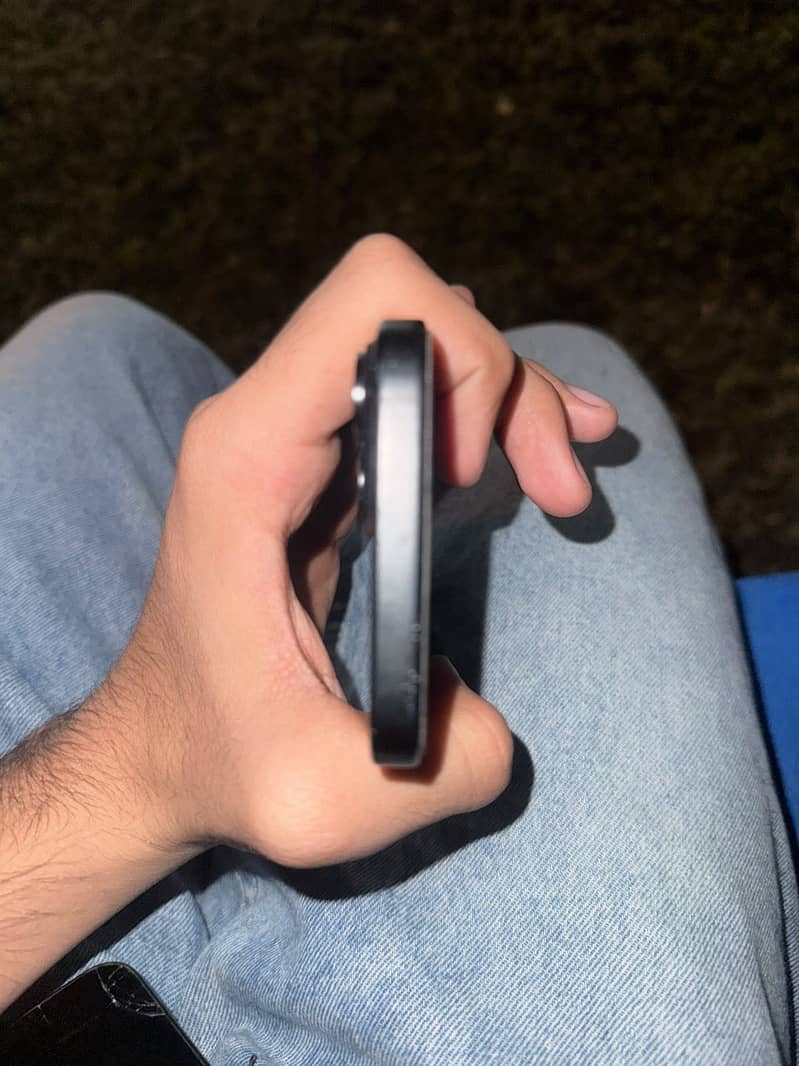 Apple iPhone 15 4