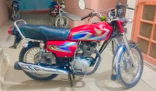Honda 125 Model 2022 Red colour