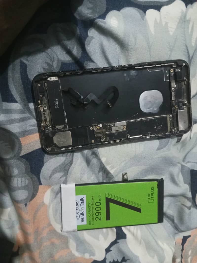 Apple iPhone 7 Plus 1