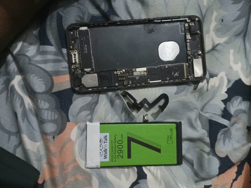 Apple iPhone 7 Plus 2