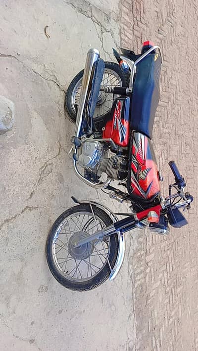 125 2015 model