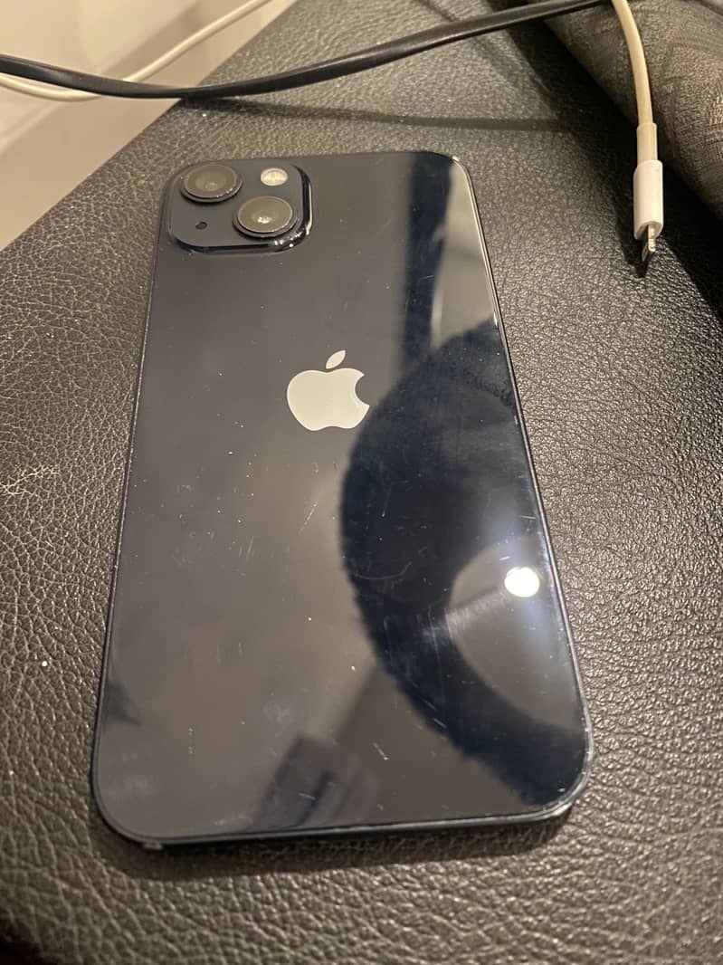 Apple iPhone 13 0