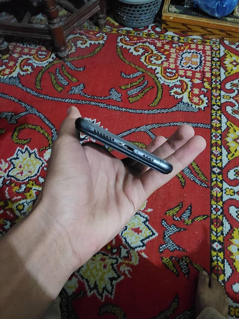 Apple iPhone XS Max 1