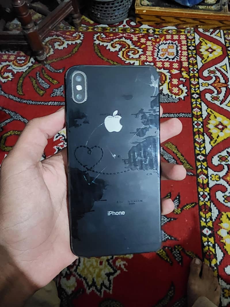 Apple iPhone XS Max 3