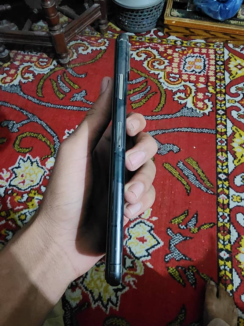 Apple iPhone XS Max 4