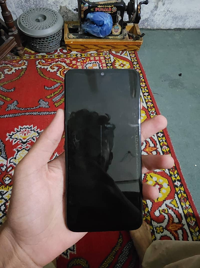 LG G8X ThinQ 1