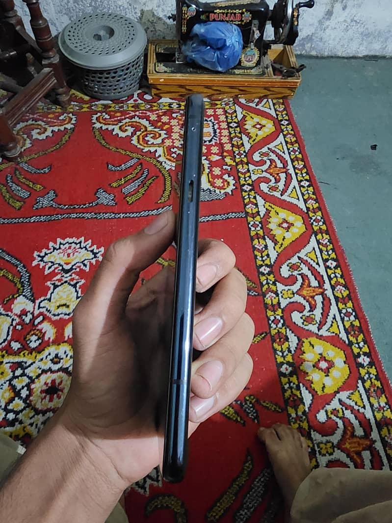 LG G8X ThinQ 4