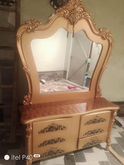 Royal Golden Dressing Table with Big Mirror  0 3 4 9 2 7 2 8 6 8 3