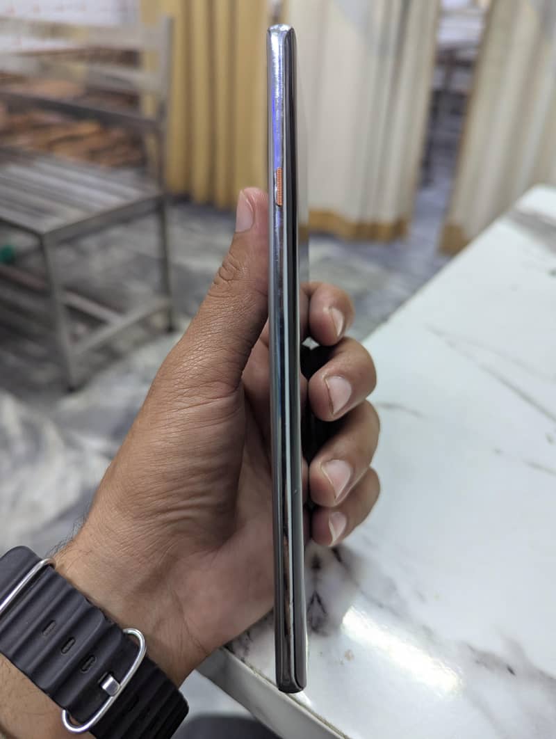 Tecno CAMON 40 Pro 1