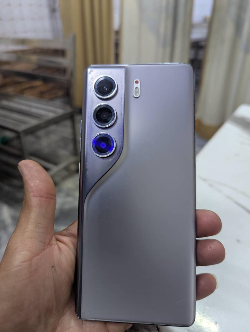 Tecno CAMON 40 Pro 5