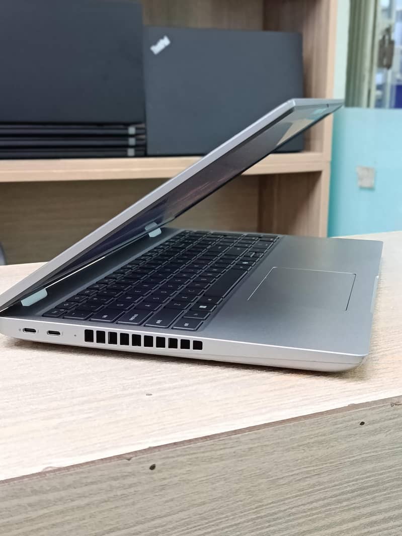 Dell precision 3591     ( Ultra 7 H processor ) 6