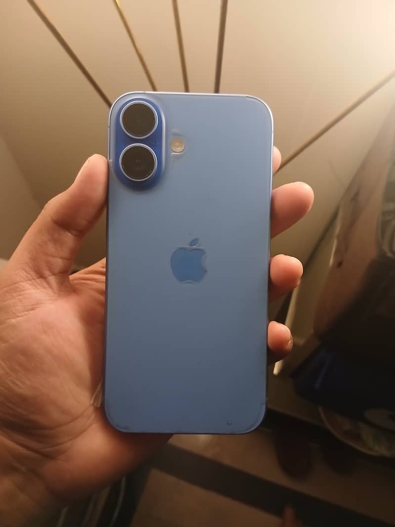 Apple iPhone 16 1