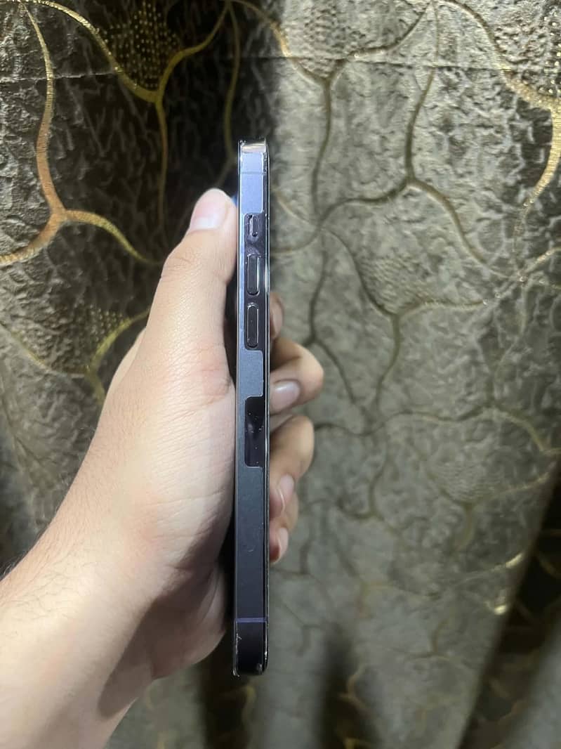Apple iPhone 14 Pro 4