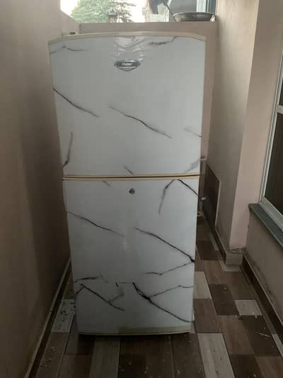 Title: Double Door Refrigerator – Marble Design | Excellent Condition