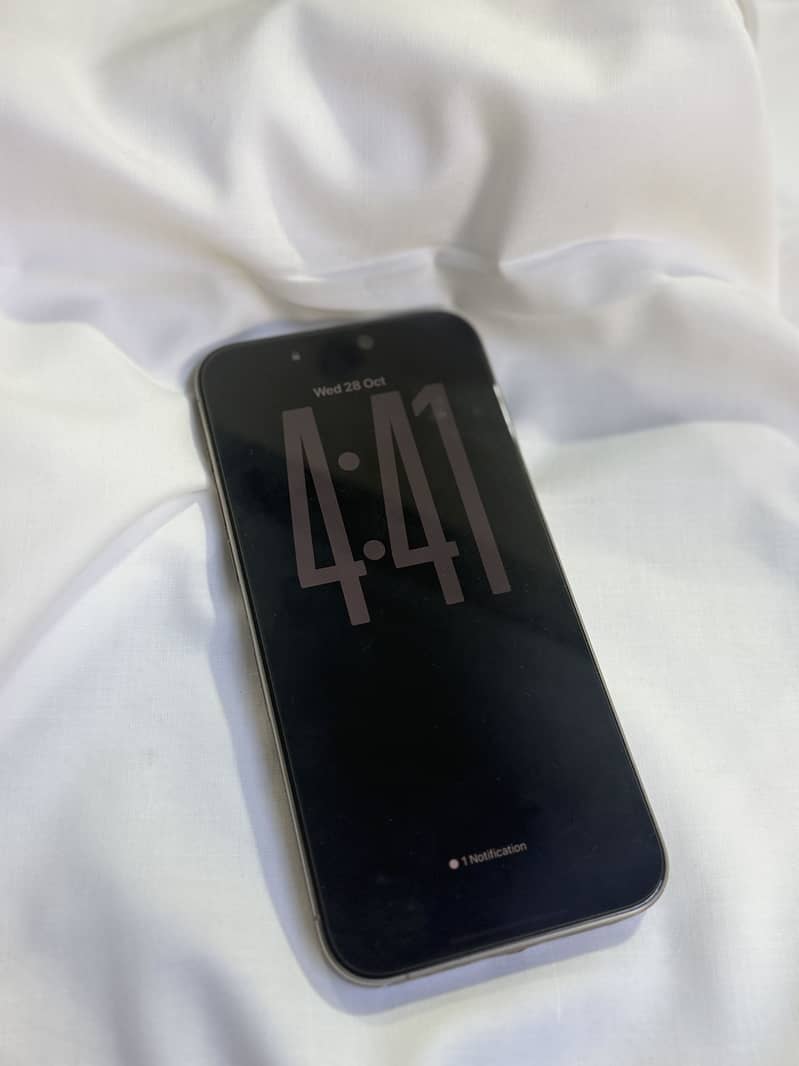 Apple iPhone 15 Pro Max 0