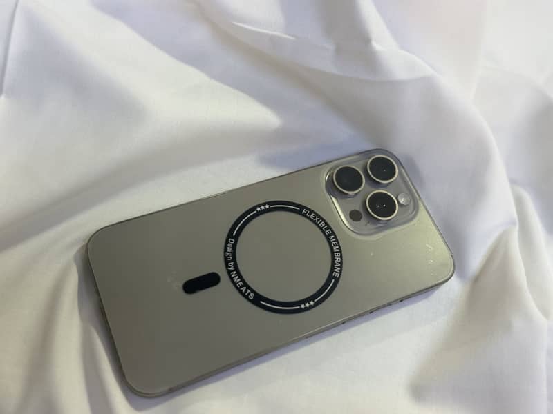 Apple iPhone 15 Pro Max 3