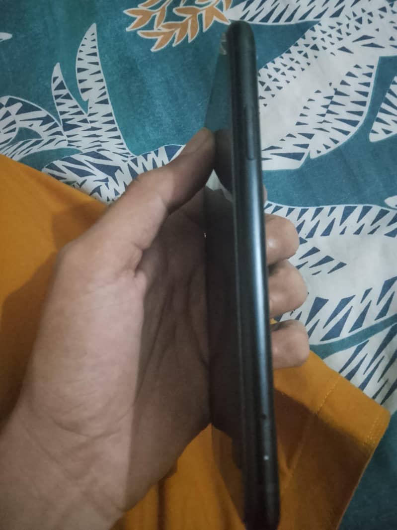 Apple iPhone XR 1