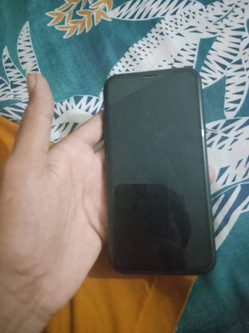 Apple iPhone XR 4
