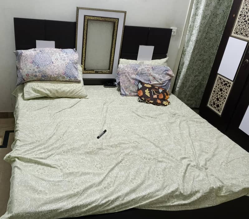 Sele for bed sets. 2