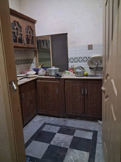 4 marla 2nd floor for rent