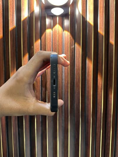 Apple iPhone 14