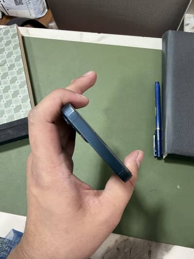 Apple iPhone 13 mini