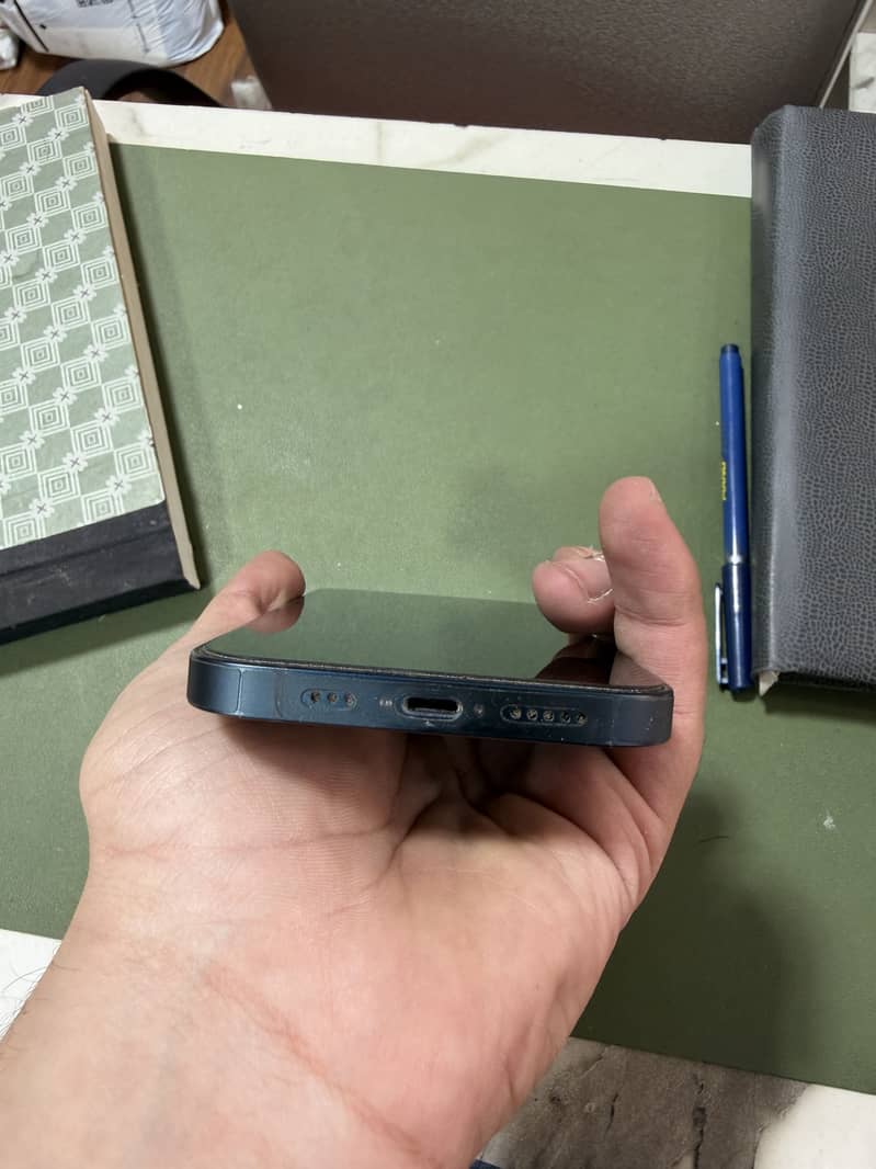Apple iPhone 13 mini 1