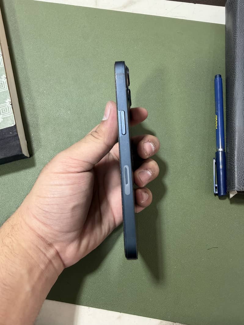 Apple iPhone 13 mini 4