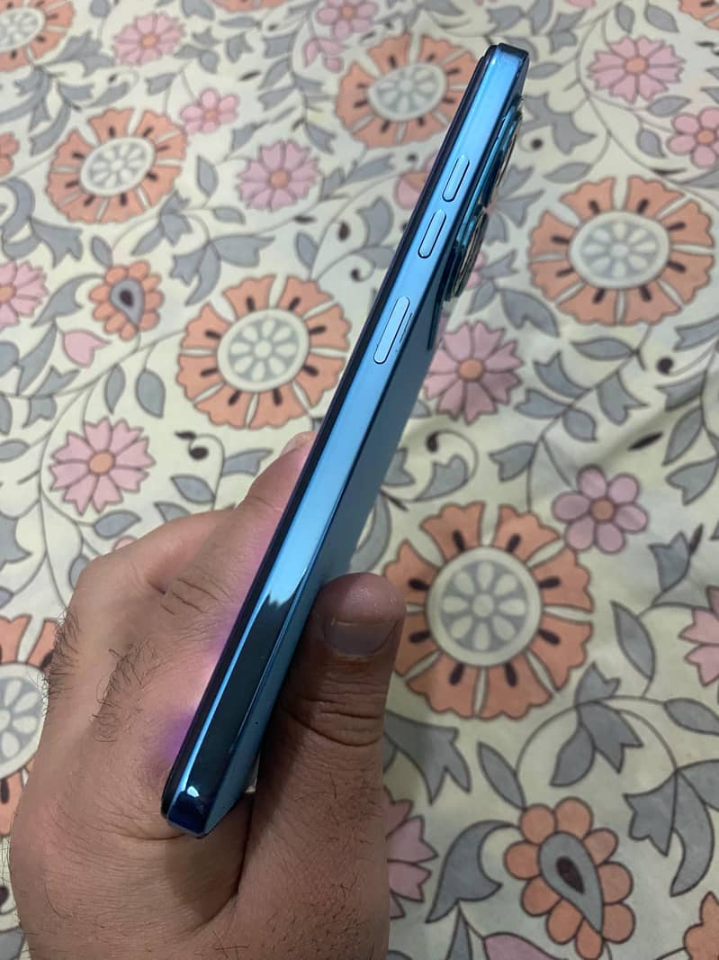 Tecno Spark 20 4