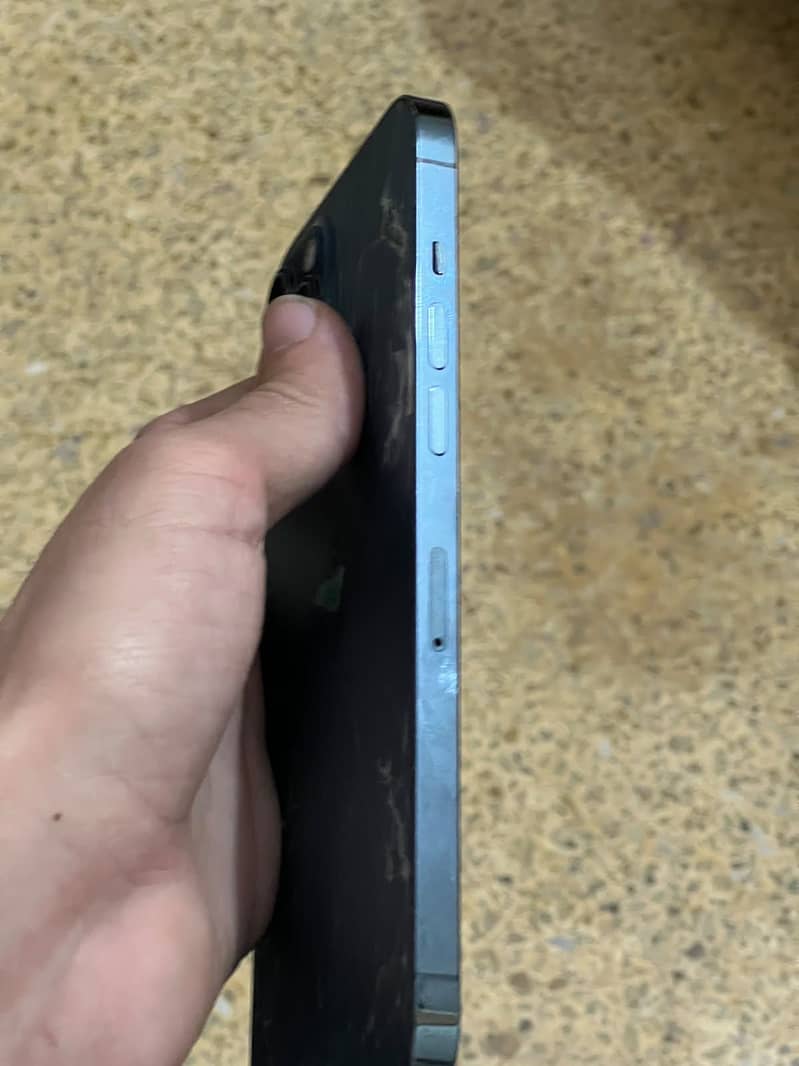 Apple iPhone 12 Pro Max 4