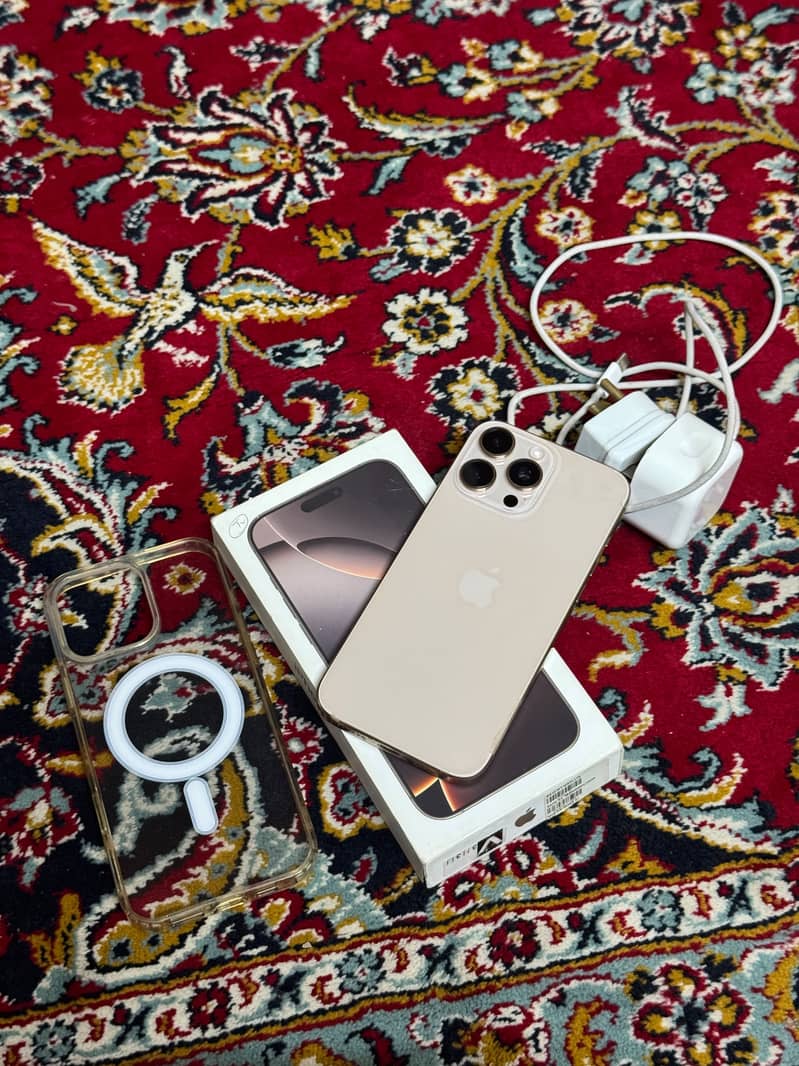 Apple iPhone 16 Pro Max 0