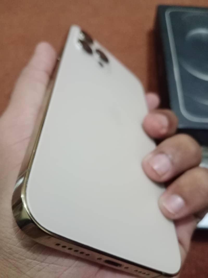 Iphone 12 pro max 2
