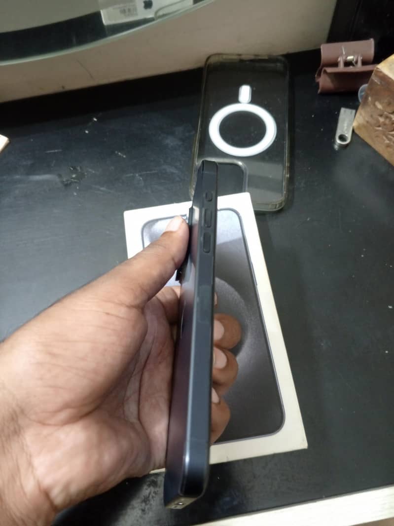 Apple iPhone 15 Pro Max 1