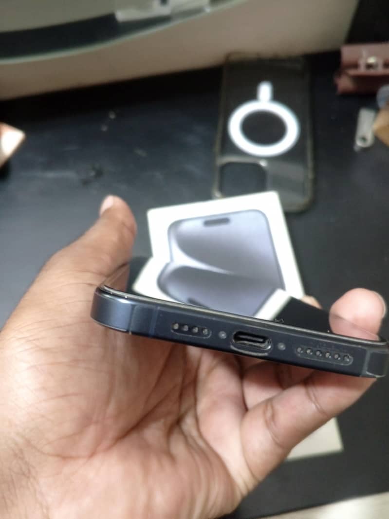 Apple iPhone 15 Pro Max 3