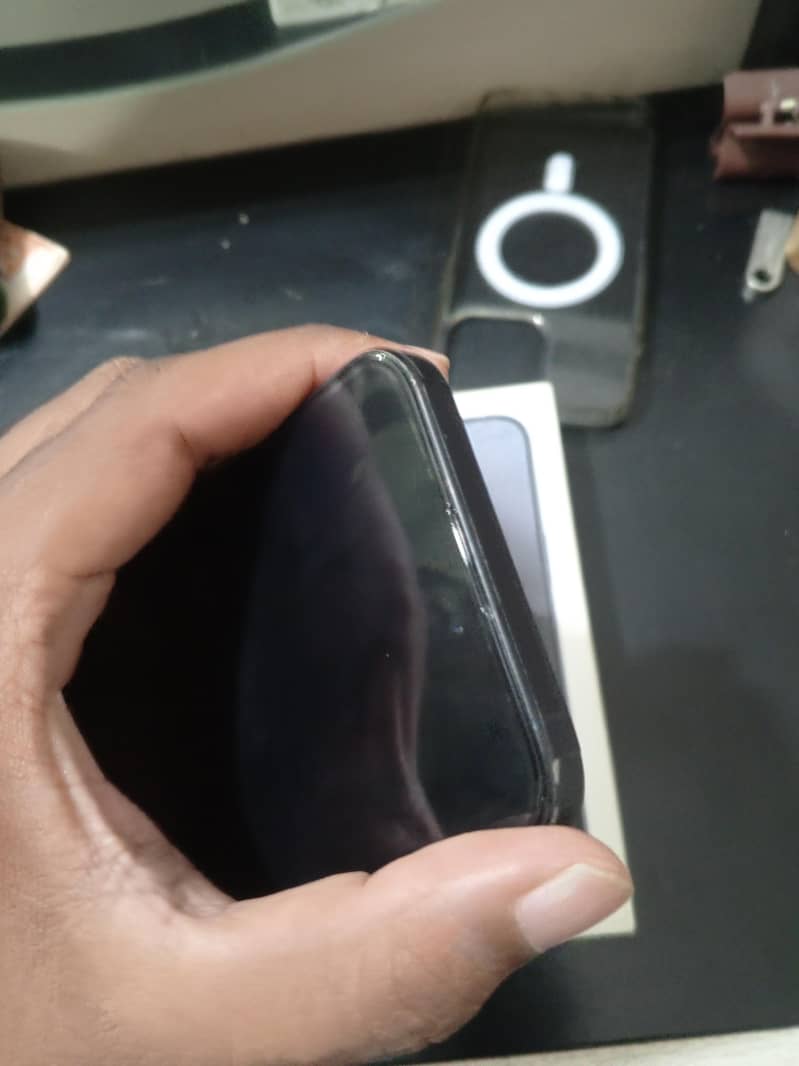 Apple iPhone 15 Pro Max 4