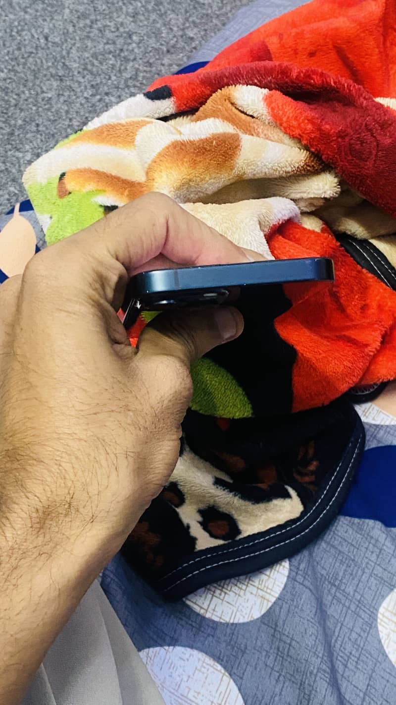 Apple iPhone 14 4