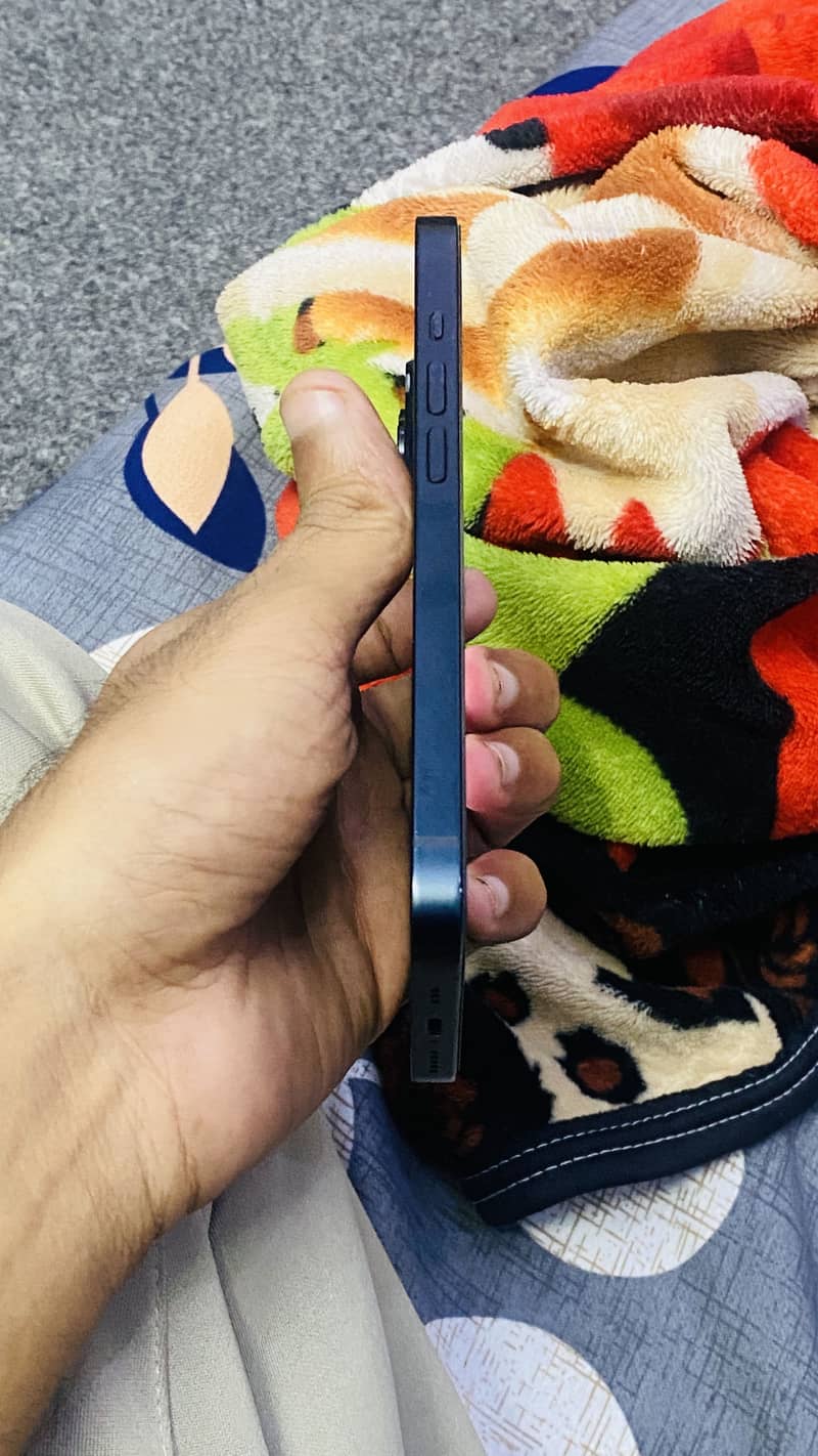 Apple iPhone 14 5