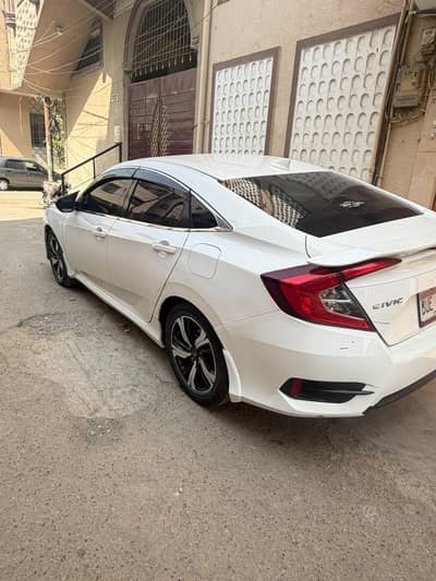 Honda civic 2021 ug