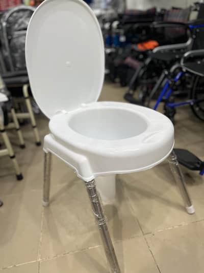 Commod Chair - Portable Toilet Chair, Bathroom Chair for Patients n El