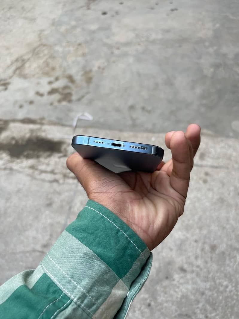 Apple iPhone 13 Pro Max 2