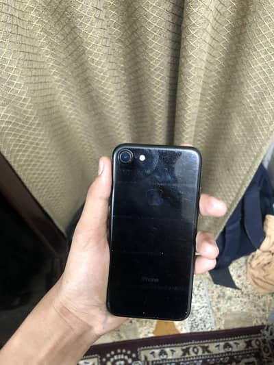 Apple iPhone 7  whatsapp  num. 03344445873
