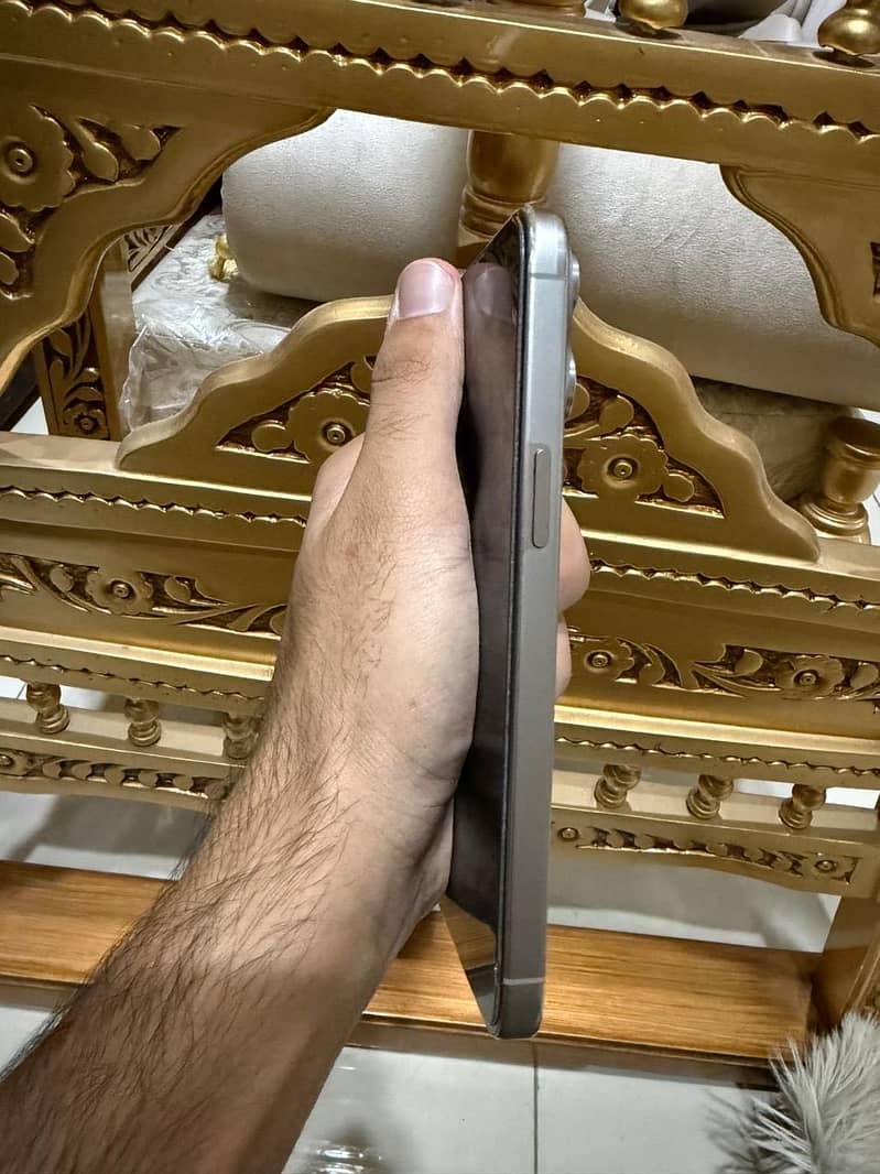 Apple iPhone 15 Pro Max 5