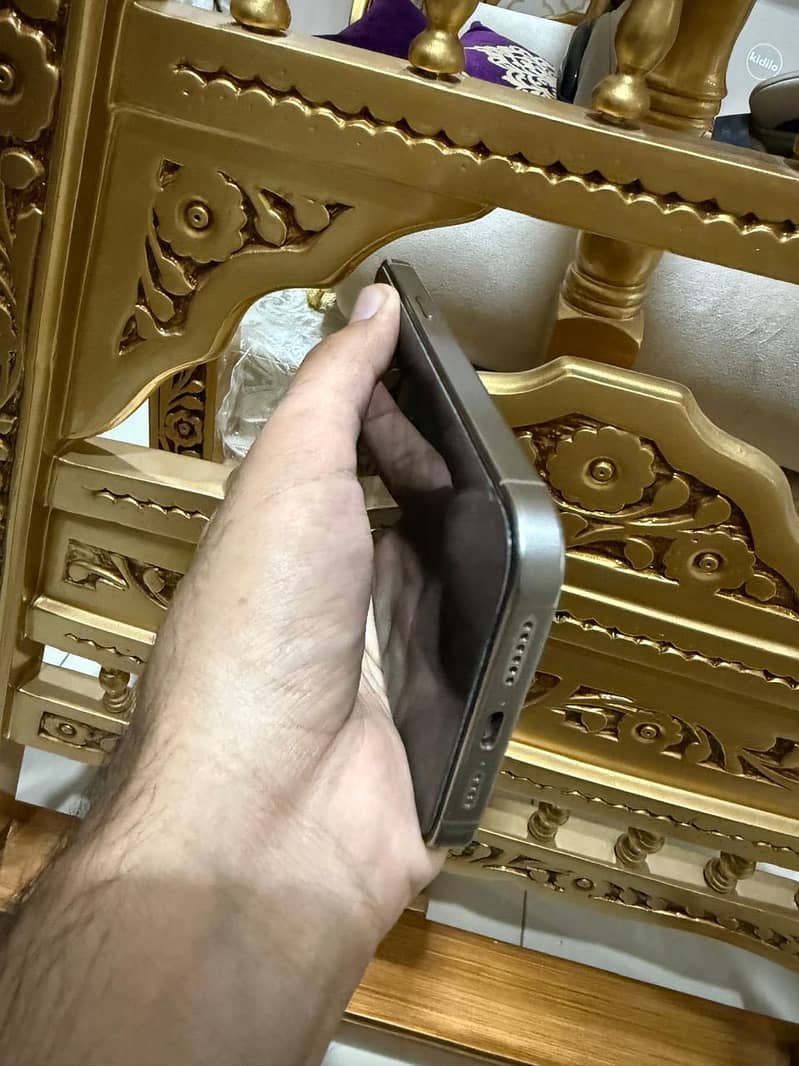 Apple iPhone 15 Pro Max 7