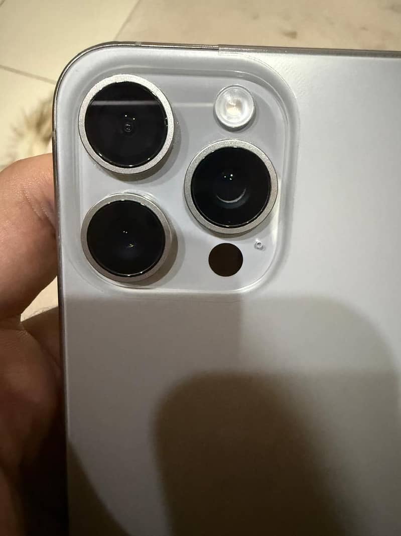 Apple iPhone 15 Pro Max 8