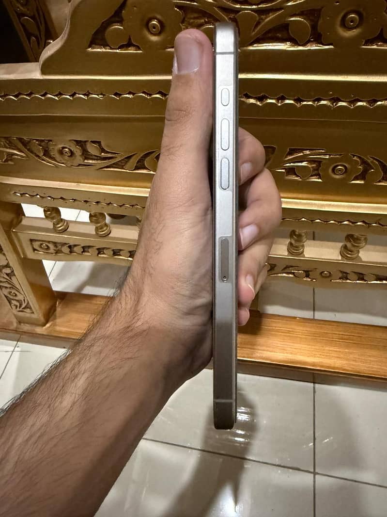 Apple iPhone 15 Pro Max 10